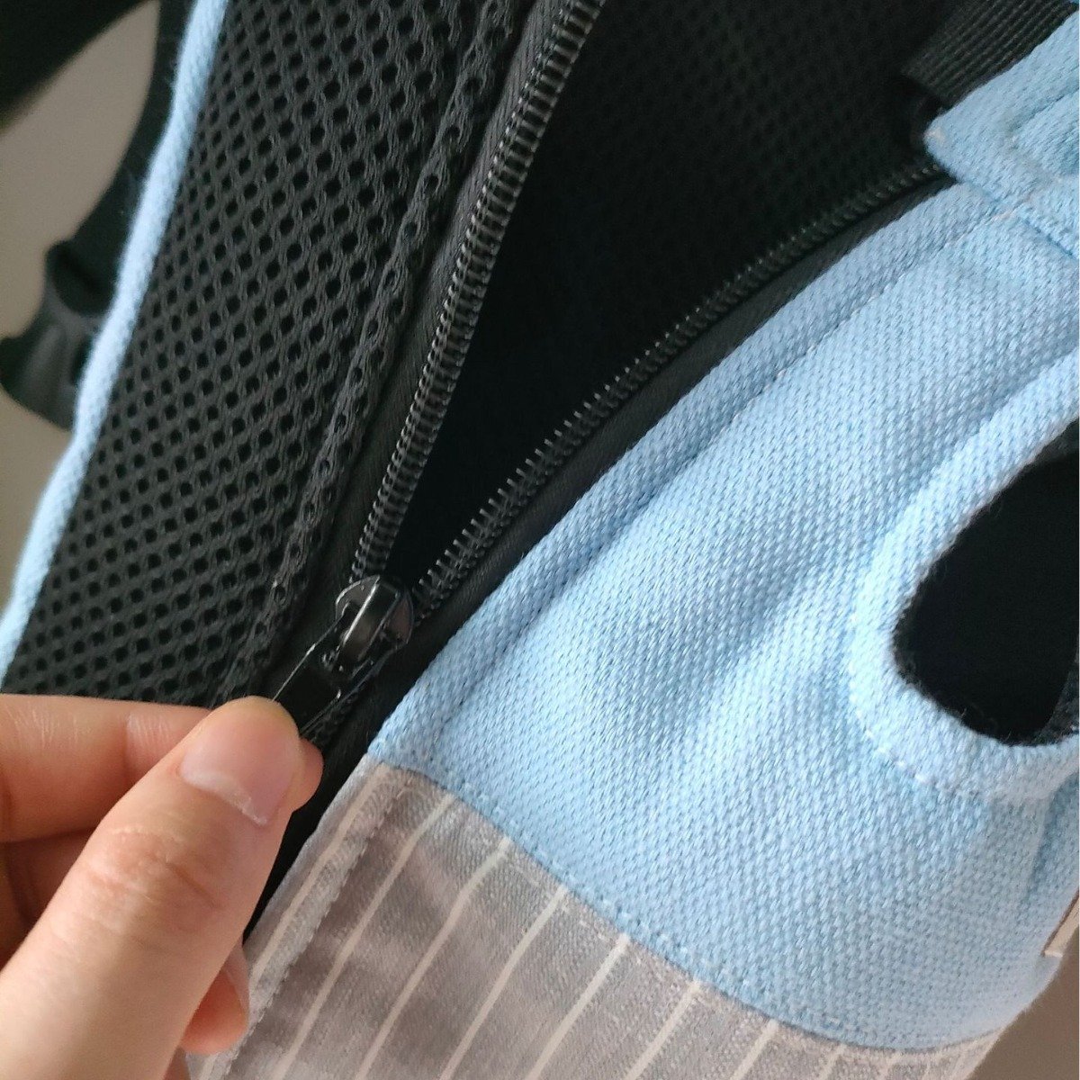 Size S Blue-Gray Patchwork Pet Backpack Dog Carrier Cat Travel Bag - Breathable, Portable & Hands-Free Four-Leg Design - Image 3