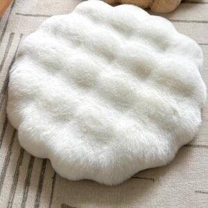 White Plush Round Cat Mat - Soft Faux Fur Sleeping Pad (40cm Diameter)